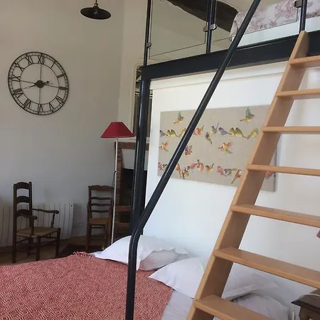 D' Hotes La Lucasserie Bed and Breakfast 3*