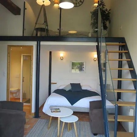 Couette-café D' Hotes La Lucasserie